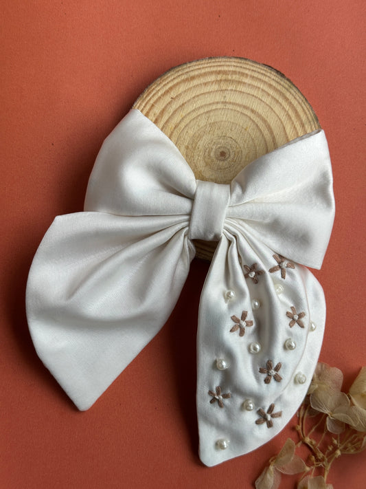 White pearl garden Handmade Hair Bow