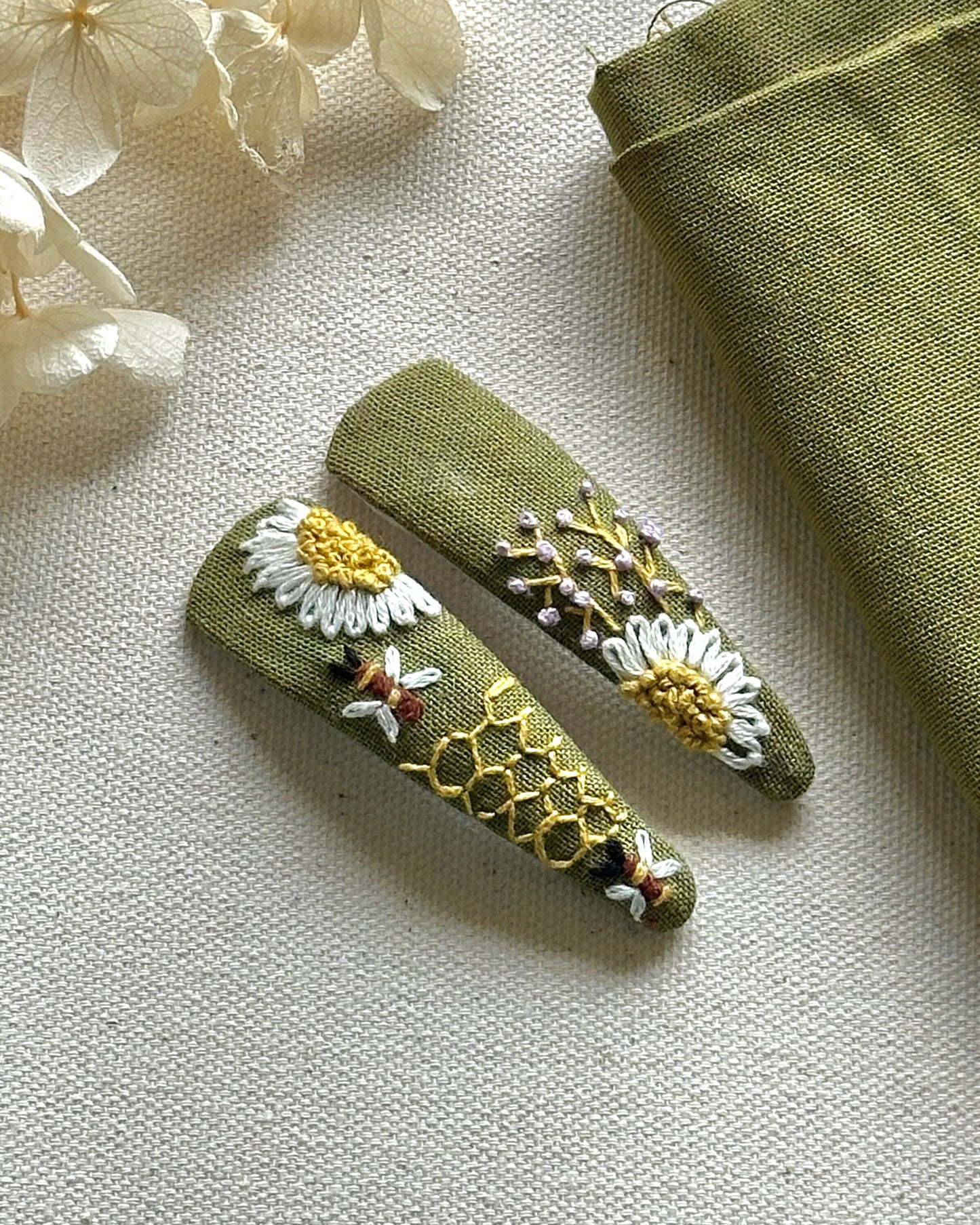 Daisy Whisper Handmade Hair Clip Pack of 2
