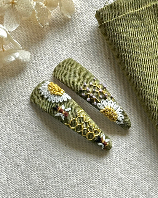 Daisy Whisper Handmade Hair Clip Pack of 2